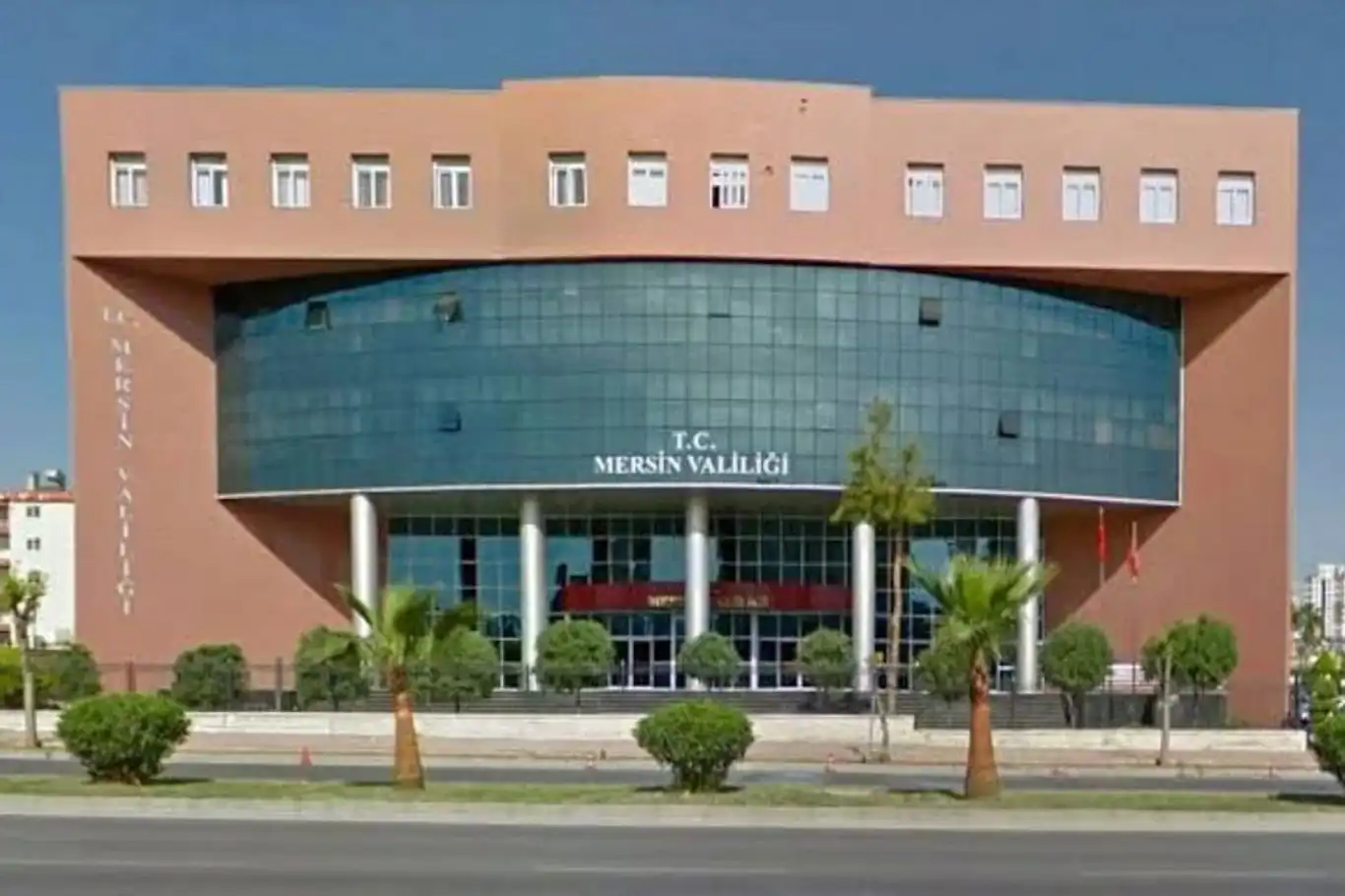 Mersin'de orman yangınına müdahale devam ediyor