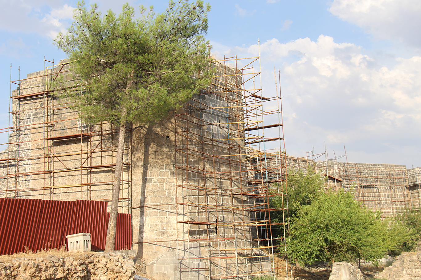 Diyarbakır surlarında bitmeyen restorasyon tepkisi