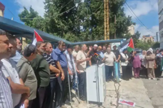 Lübnan'daki Filistinli mülteciler UNRWA'nın hizmet kısıtlamalarını protesto etti