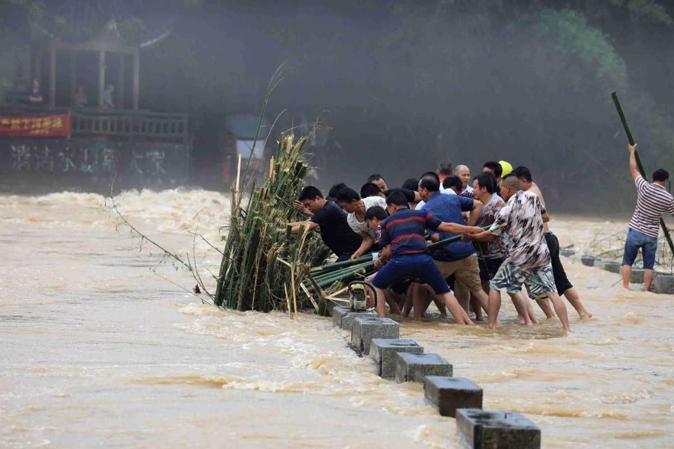 Flash floods kill 8 people, thousands of animals in Mongolia - [İLKHA ...