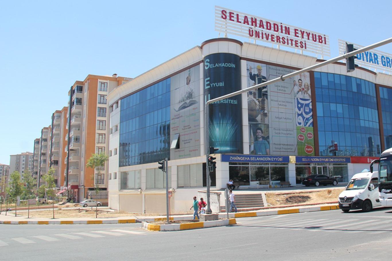 Kapatılan üniversitelerdeki öğrenciler başka üniversitelere yerleştirildi