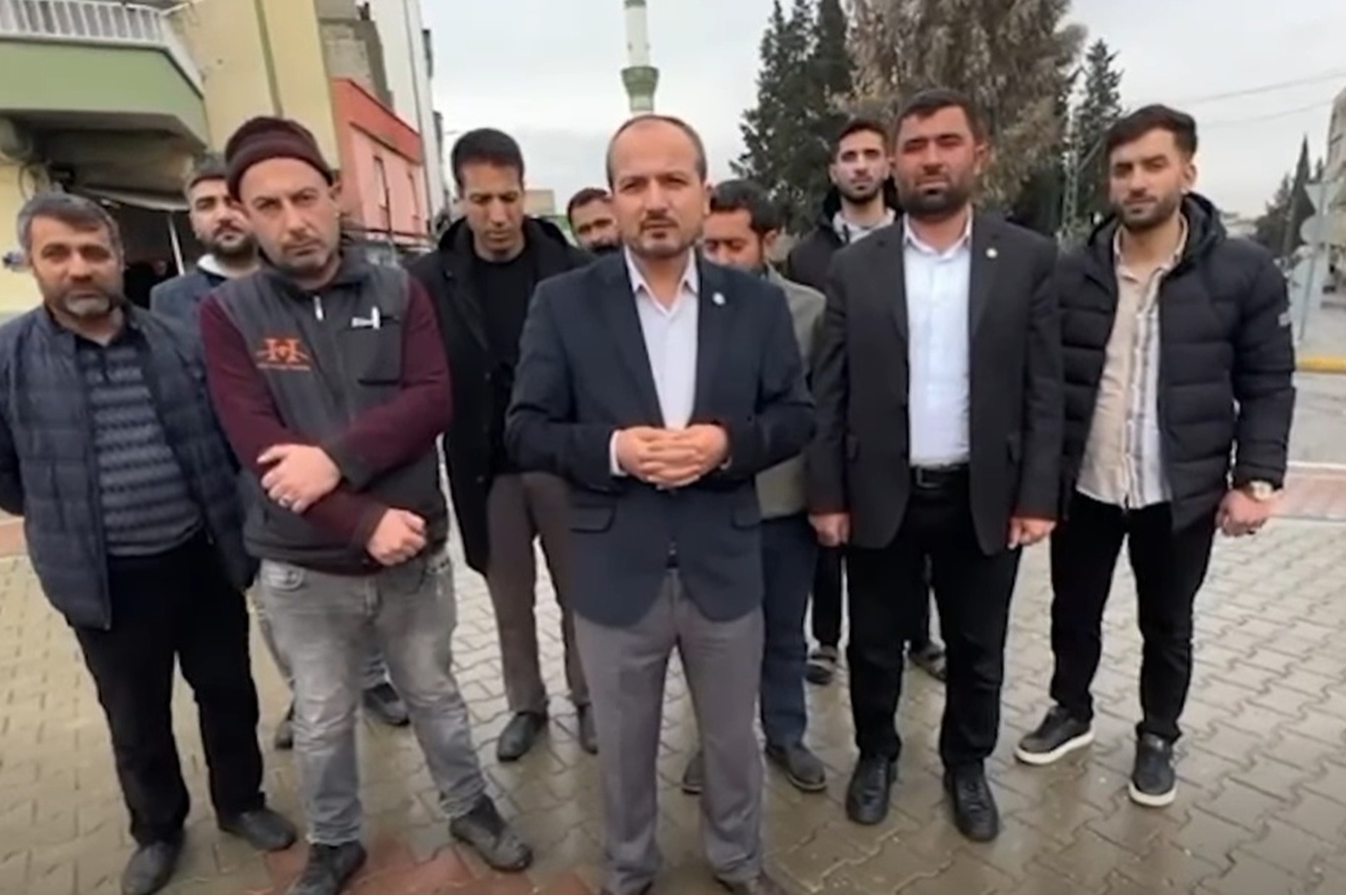 HÜDA PAR Nizip İlçe Başkanı Çakar'dan, yetkililere yoldaki çukurların onarılması çağrısı